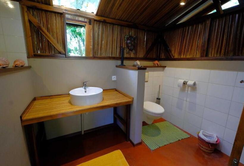 اتاق خانوادگی با چشم‌انداز باغ, Coco Komba Lodge