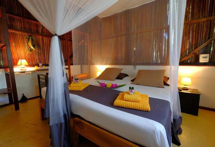 اتاق خانوادگی با چشم‌انداز باغ, Coco Komba Lodge