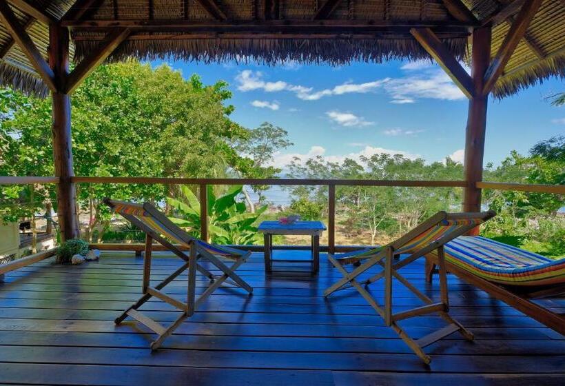 اتاق استاندارد با چشم‌انداز دریا, Coco Komba Lodge