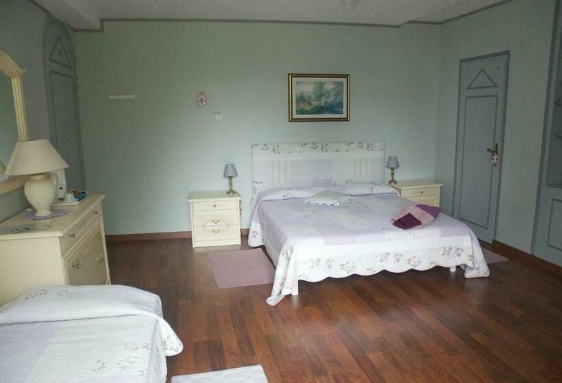 اتاق راحتی سه تخته, Le Clos Des Cedres B&b