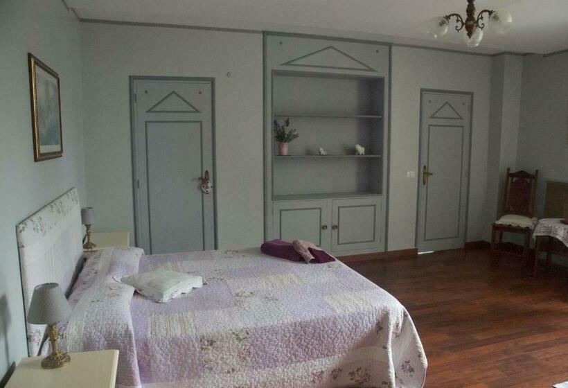 اتاق راحتی سه تخته, Le Clos Des Cedres B&b