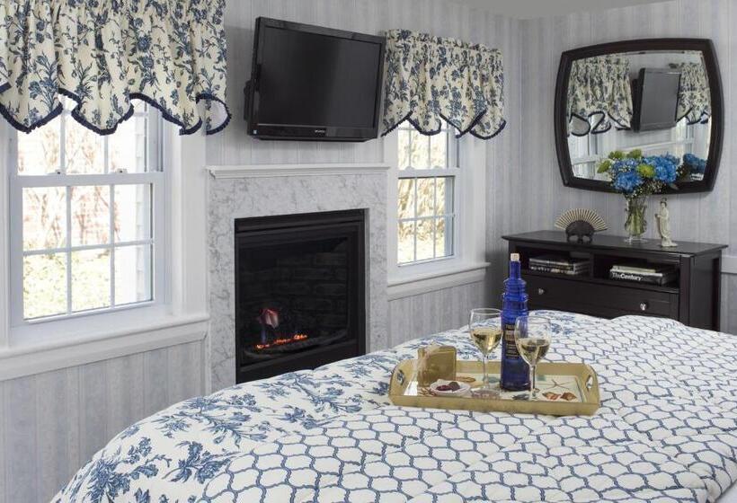 Suite Lit King, Old Harbor Inn