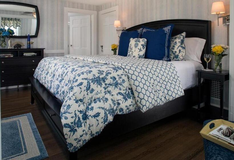Suite Lit King, Old Harbor Inn