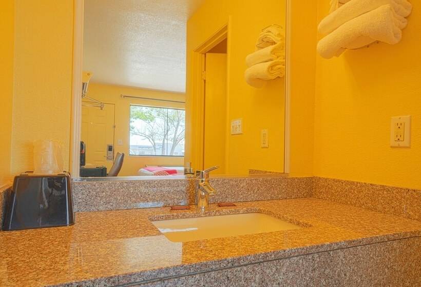 اتاق استاندارد با 2 تخت دوبل, Days Inn By Wyndham Wichita Falls