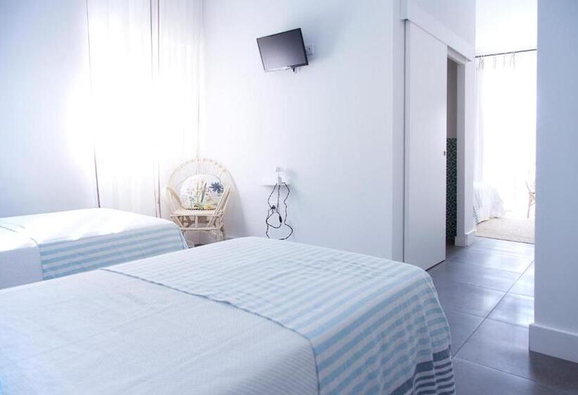 اتاق خانوادگی, Hostal La Casa Sanlúcar