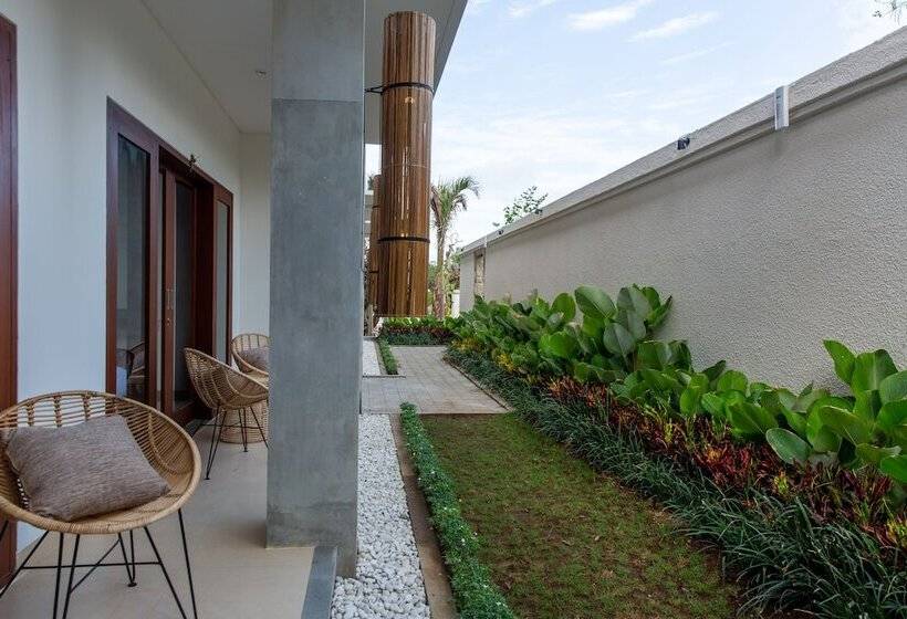 اتاق استاندارد با بالکن, Ratan Uluwatu Hotel And Villas
