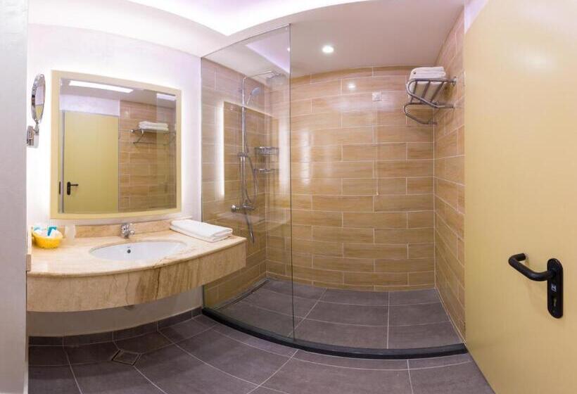 اتاق استاندارد با بالکن, Bilyana Beach Hotel   All Inclusive & Free Beach Access