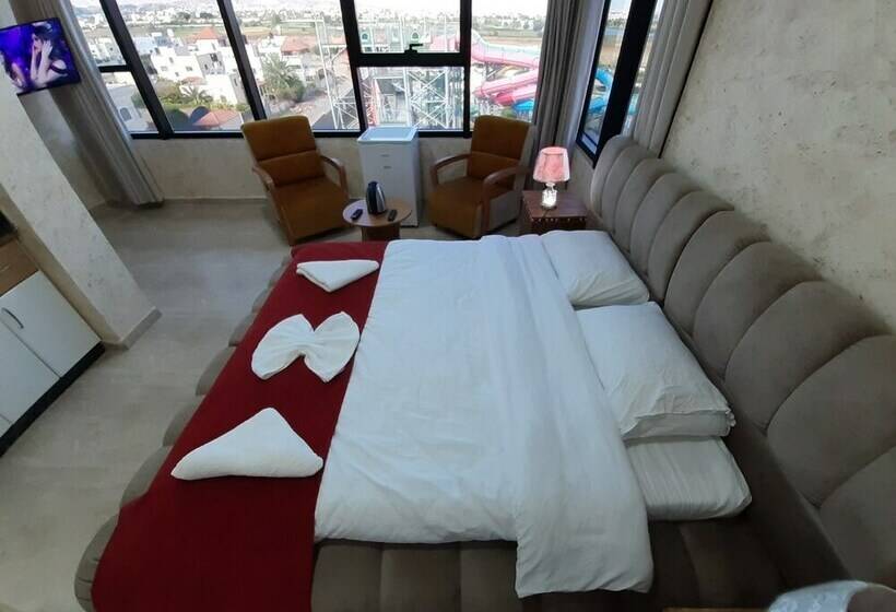 آپارتمان 2 خوابه, Dolphin Suites