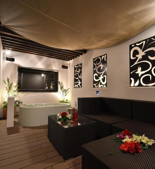 اتاق لوکس با تخت بزرگ, Ageha Cinq Boutique