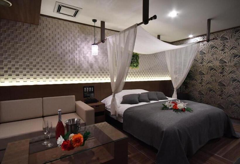 اتاق لوکس با تخت بزرگ, Ageha Cinq Boutique