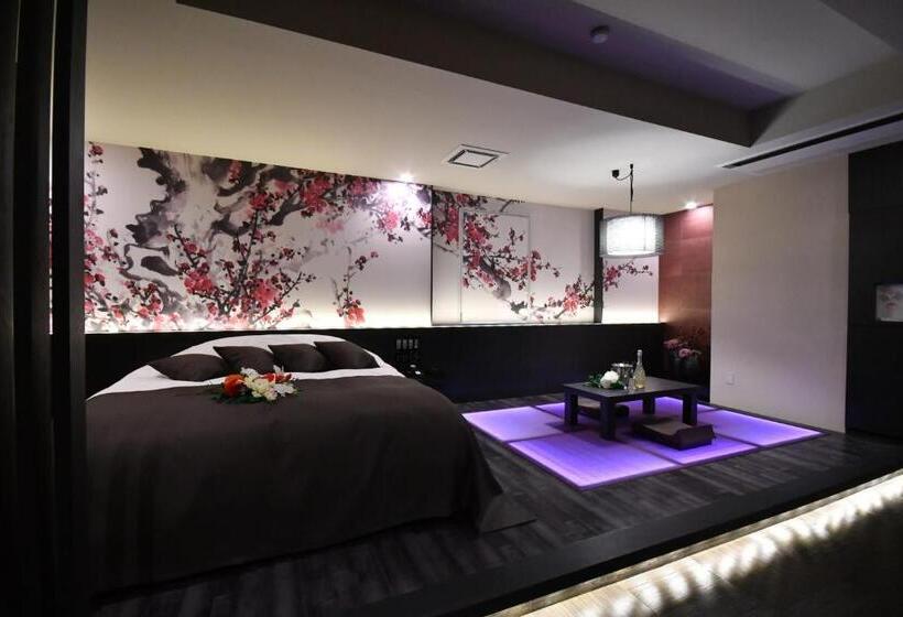 اتاق لوکس با تخت بزرگ, Ageha Cinq Boutique