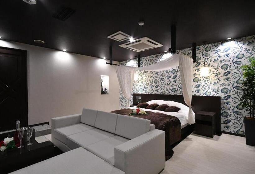 اتاق لوکس با تخت بزرگ, Ageha Cinq Boutique