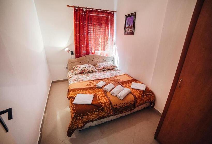 آپارتمان 1 خوابه با تراس, Apartments Mary