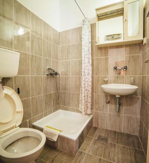 آپارتمان 1 خوابه با تراس, Apartments Mary