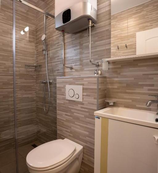 استودیوی سوپریور, Apartments Mary
