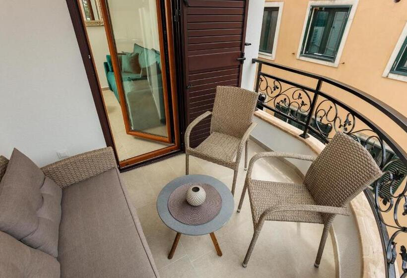 آپارتمان لوکس 1 خوابه, Apartments Mary