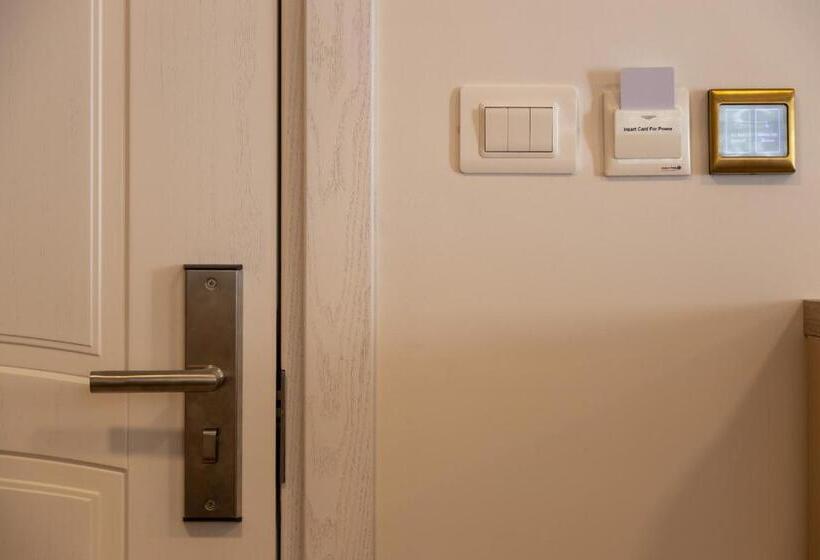 استودیوی لوکس, Apartments Mary