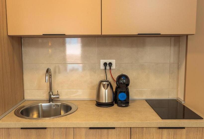 استودیوی لوکس, Apartments Mary