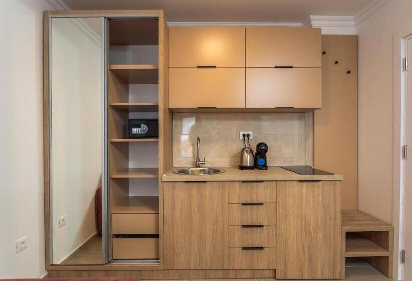 استودیوی لوکس, Apartments Mary