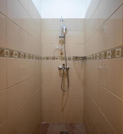 استودیوی استاندارد, Apartments Mary