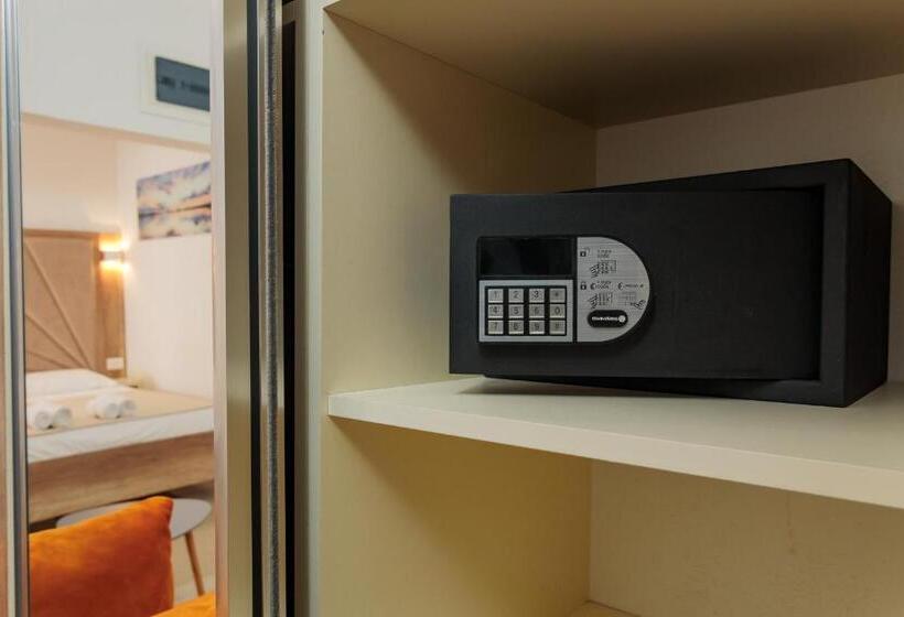 استودیو استاندارد با تراس, Apartments Mary