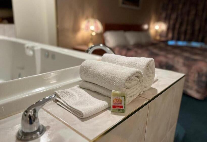 اتاق استاندارد با تخت بزرگ, Western Budget Motel #3 Whitecourt