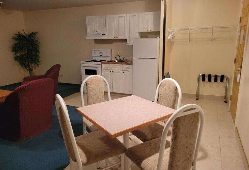 Deluxe Suite King Bed, Western Budget Motel #3 Whitecourt