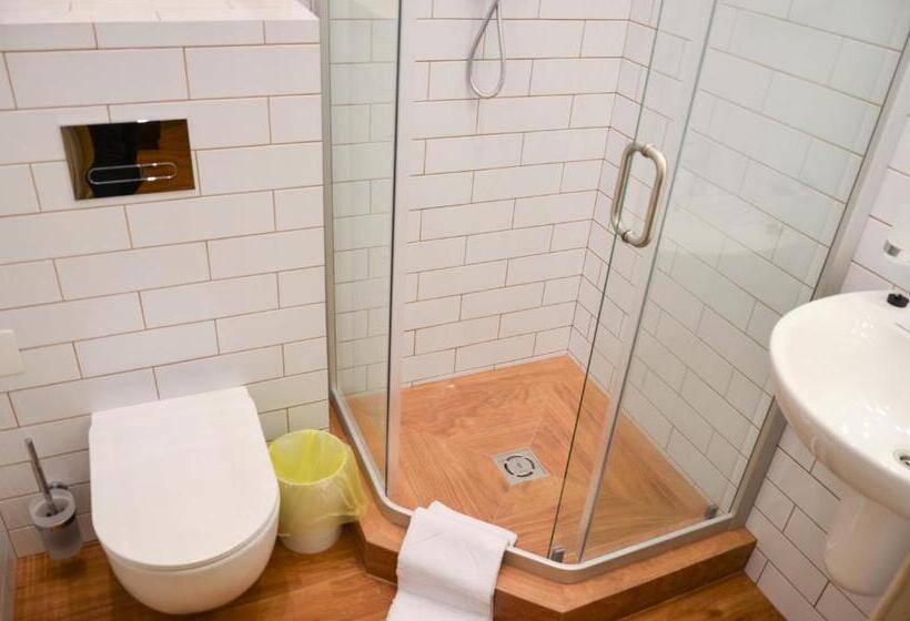 اتاق استاندارد, Apartment Nr. 8