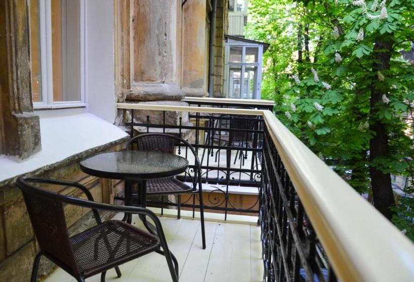 سوئیت با بالکن, Apartment Nr. 8