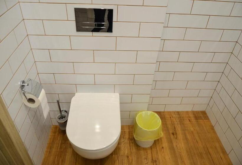 اتاق لوکس با بالکن, Apartment Nr. 8