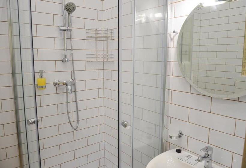 اتاق لوکس با بالکن, Apartment Nr. 8