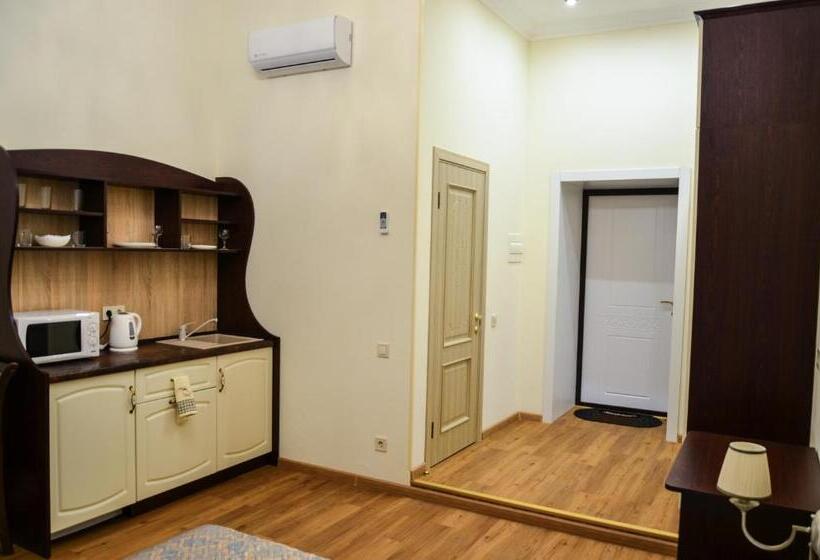 سوئیت با بالکن, Apartment Nr. 8