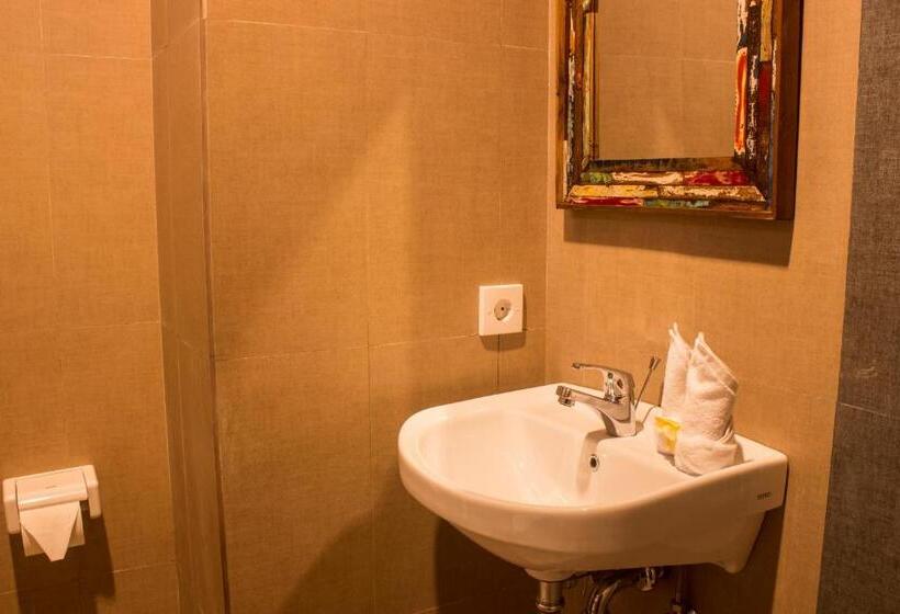 اتاق لوکس, A7 Guesthouse