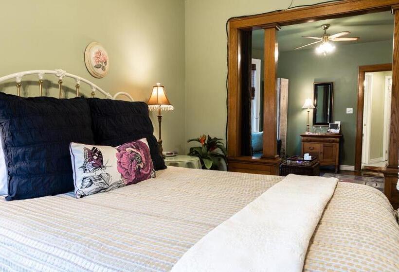 استودیوی لوکس, A Hidden Gem Bed And Breakfast