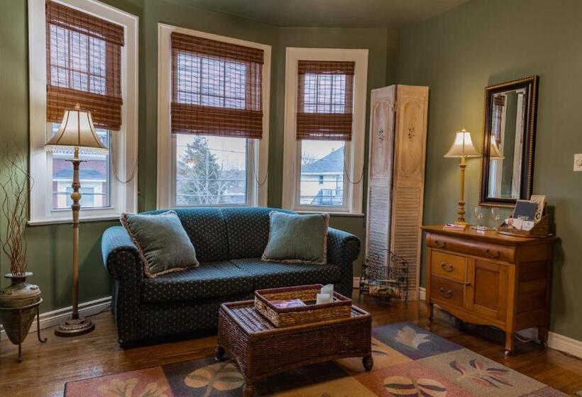 استودیوی لوکس, A Hidden Gem Bed And Breakfast