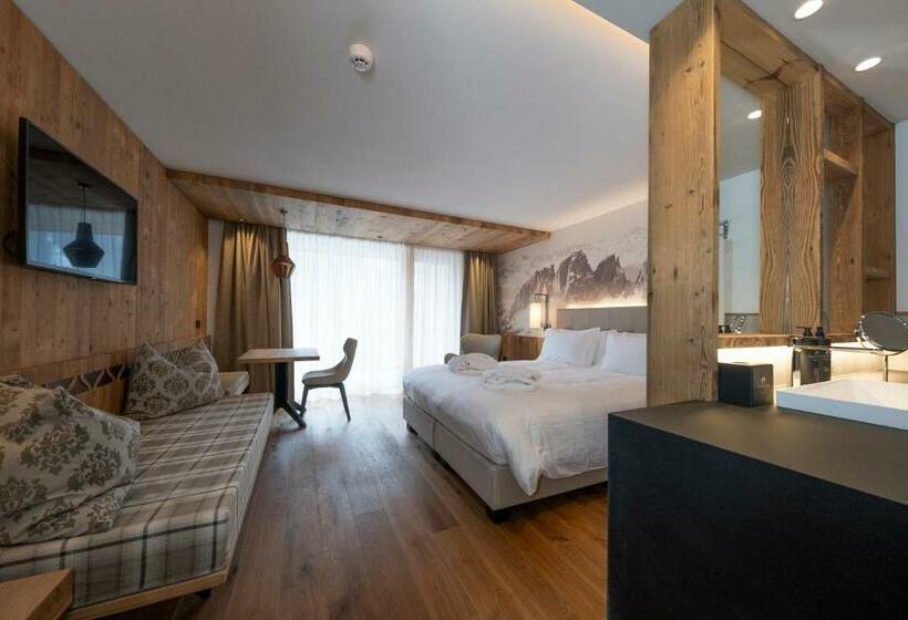 سوئیت جونیور با چشم‌انداز کوهستان, Ciampedie Luxury Alpine Spa