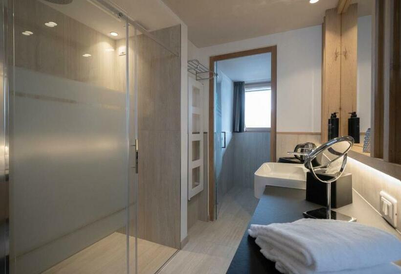 سوئیت جونیور خانوادگی, Ciampedie Luxury Alpine Spa