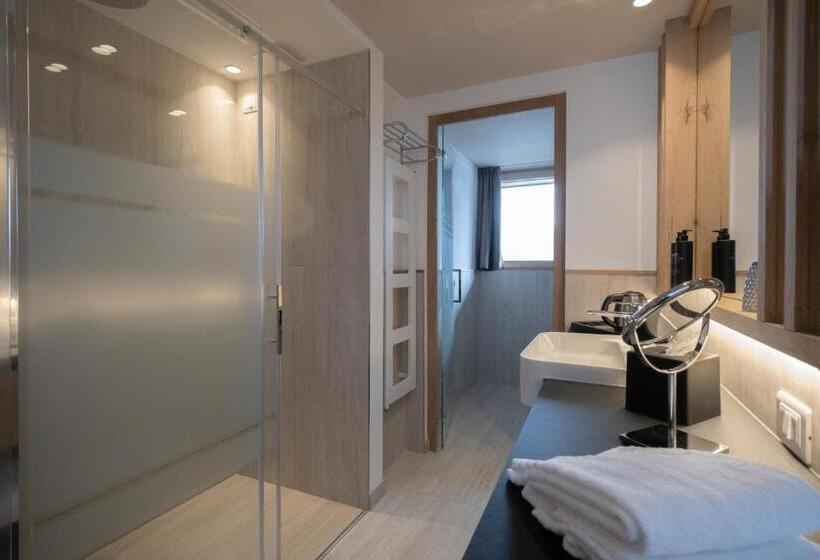 سوئیت جونیور با چشم‌انداز کوهستان, Ciampedie Luxury Alpine Spa
