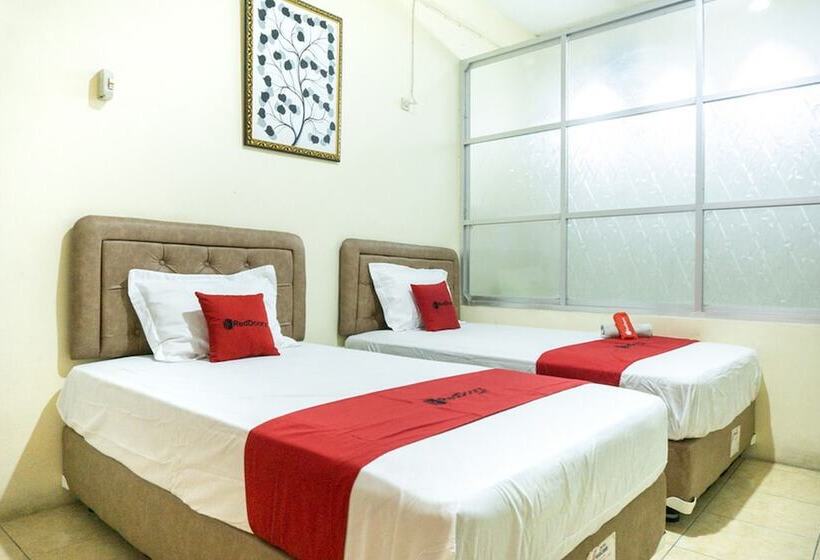 اتاق استاندارد, Reddoorz Near H. Hasan Aroeboesman Airport