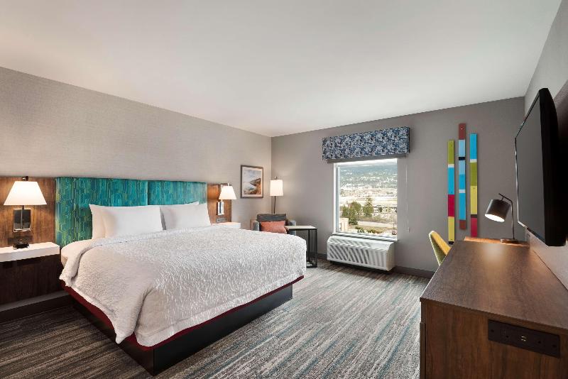 اتاق استاندارد با تخت بزرگ, Hampton Inn & Suites By Hilton Kelowna Airport