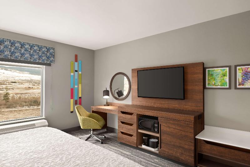 اتاق استاندارد با تخت بزرگ, Hampton Inn & Suites By Hilton Kelowna Airport