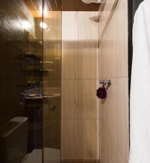 استودیوی سوپریور, Man Cave Hostel