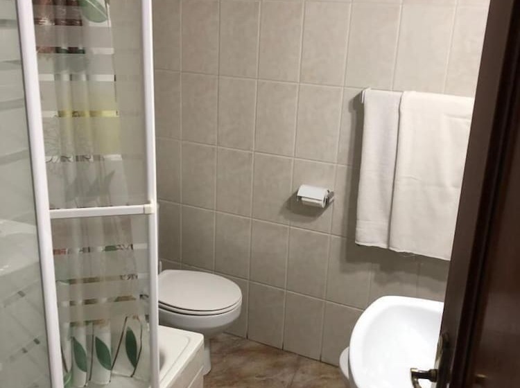 اتاق استاندارد, Hostal Hermanos Sánchez