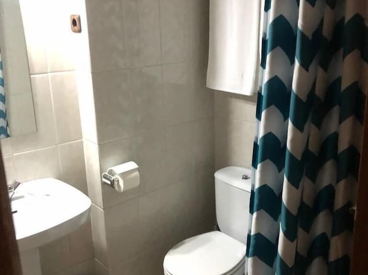 اتاق استاندارد یک نفره, Hostal Hermanos Sánchez