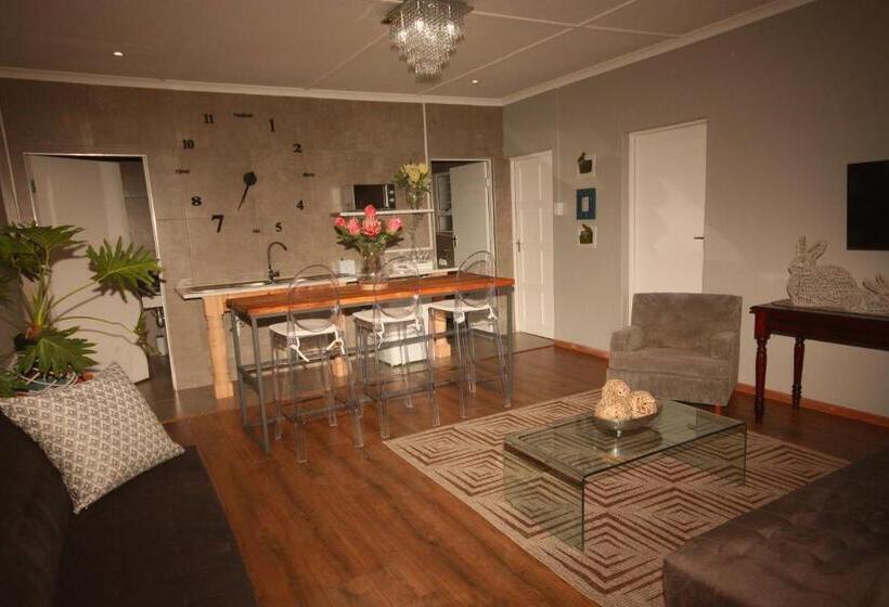 اتاق خانوادگی با سرویس بهداشتی مشترک, The Retreat Guesthouse
