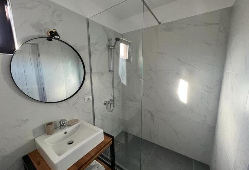 اتاق لوکس با تخت بزرگ, Vily Luxury Rooms