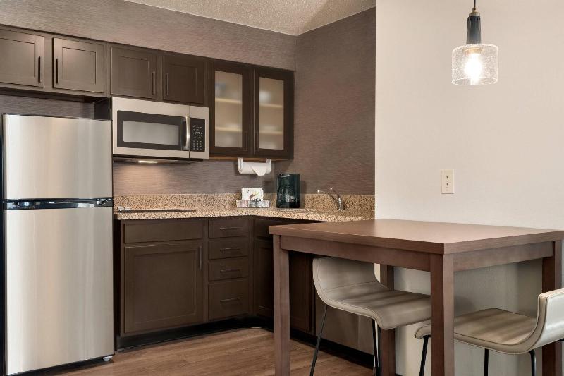 اتاق استاندارد با تخت بزرگ, Doubletree By Hilton Hotel Vancouver