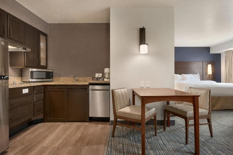 اتاق استاندارد با تخت بزرگ, Doubletree By Hilton Hotel Vancouver