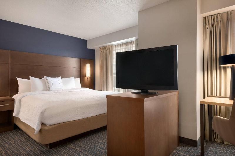 اتاق استاندارد با تخت بزرگ, Doubletree By Hilton Hotel Vancouver