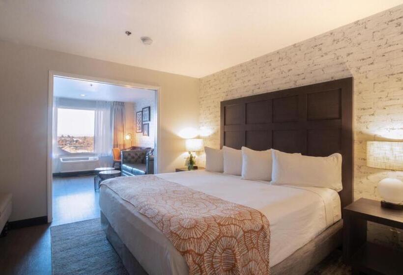 سوئیت اجرایی با تخت کینگ, Oxford Suites Chico